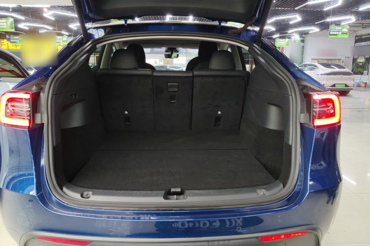 Used Tesla Model Y 2021 Standard Range Rear-Wheel Drive Version Trunk