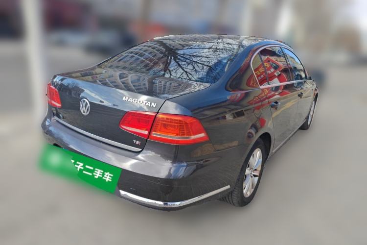 Used Volkswagen Magotan 2013 1.8TSI Luxury Model Rear Right 45 Deg