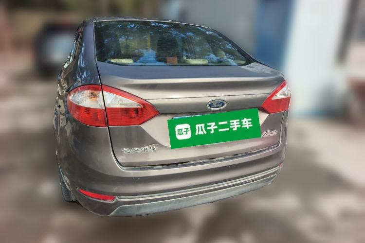 Used Ford Fiesta 2013 Sedan 1.5L Manual Fashion Edition
