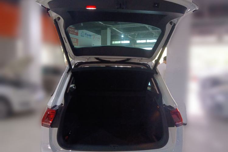 Used Volkswagen Tiguan 2018 330TSI All-Wheel-Drive Innovation Model Trunk