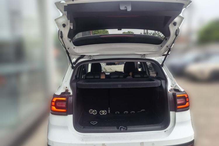 Used Volkswagen Tacqua 2020 1.5L Automatic Yue
