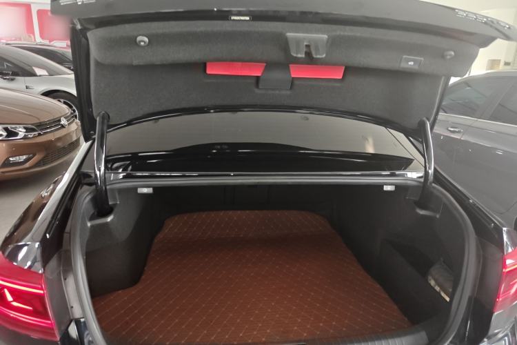 Used Volkswagen Magotan 2021 330TSI DSG 30th Anniversary Edition
