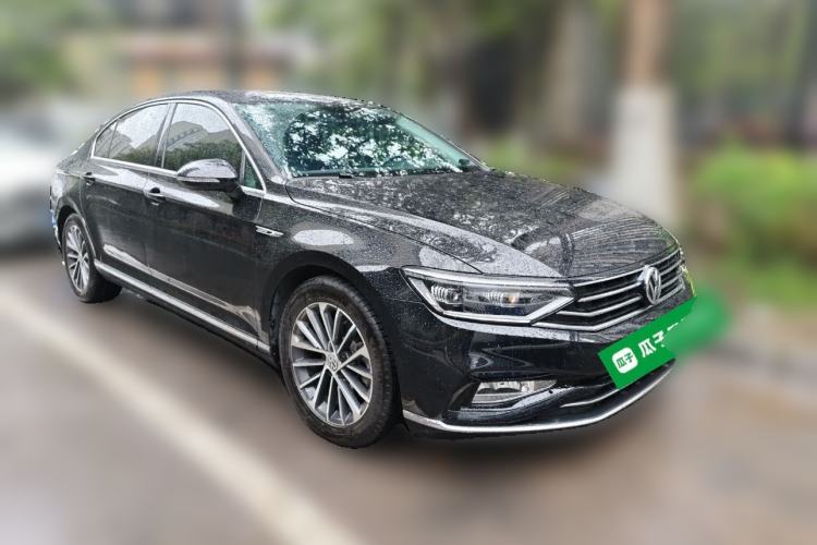 Used Volkswagen Magotan 2020 330TSI DSG Luxury Edition Front Right 45 Deg