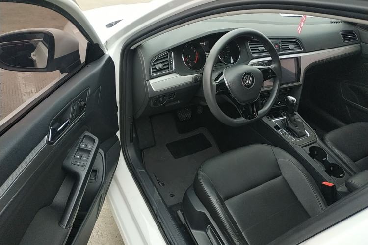 Used Volkswagen Lamando 2017 230TSI DSG Fashion Edition