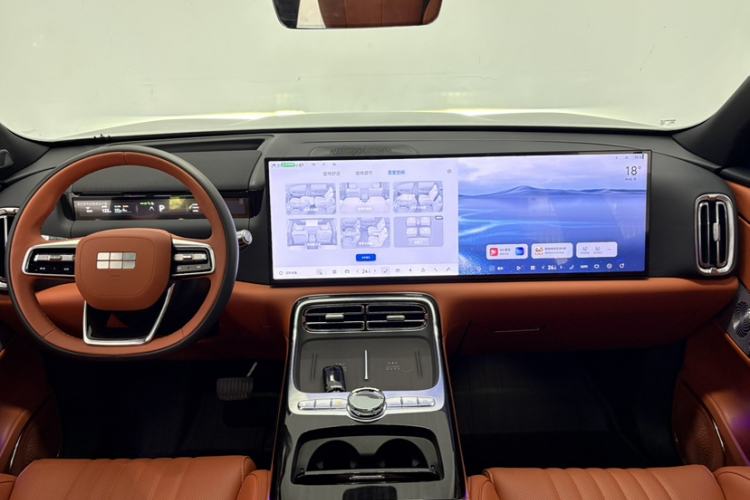 Used Geely Galaxy M9 2025 Model 210km Four-Wheel-Drive Leading Edition Interior 5