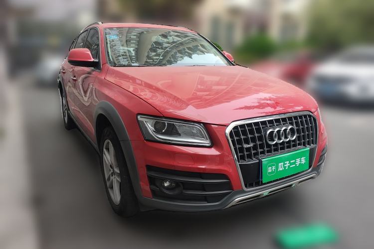 Used Audi Q5 2017 Plus 40 TFSI Technology Model Front Right 45 Deg