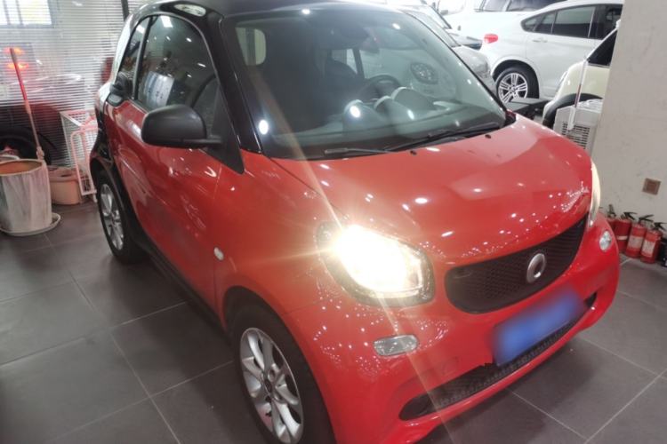 Used smart fortwo 2015 1.0L 52 kW hardtop Dynamic version