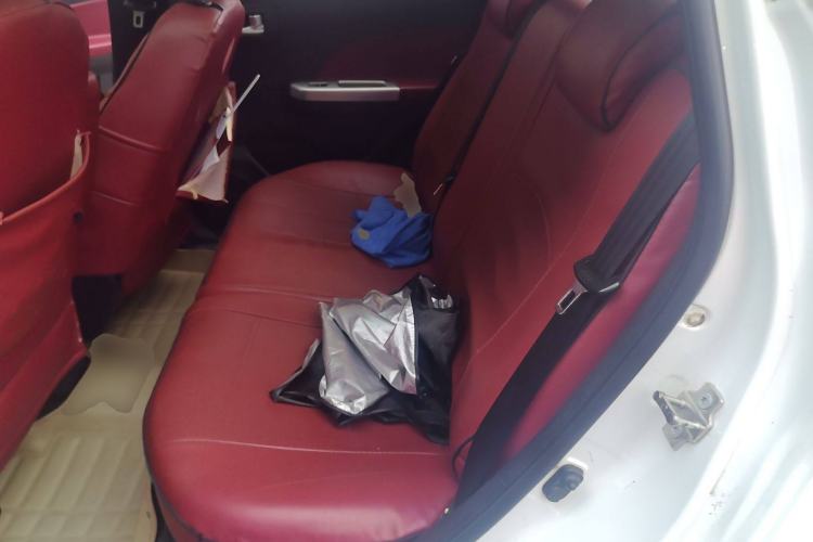 Used CHANGAN Benni 2015 1.4L IMT Sunroof Version China V Standard
