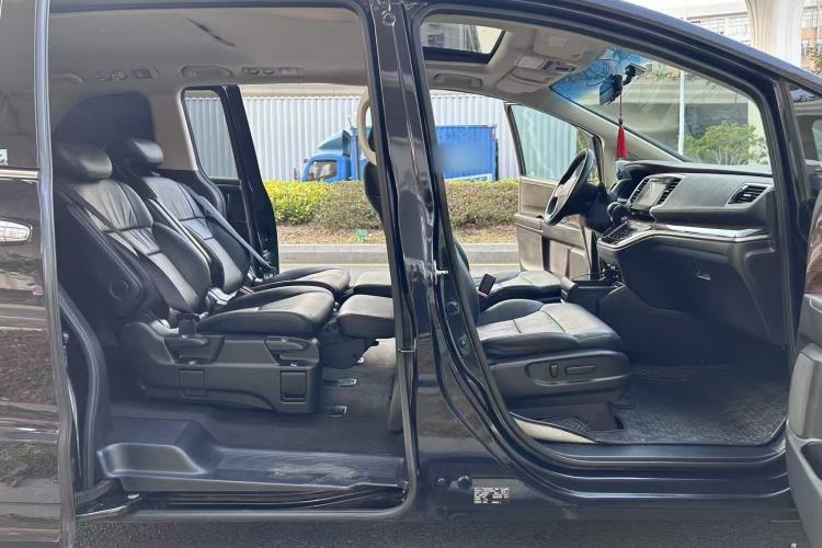 Used Honda Odyssey 2015 Updated Version 2.4L Smart Edition
