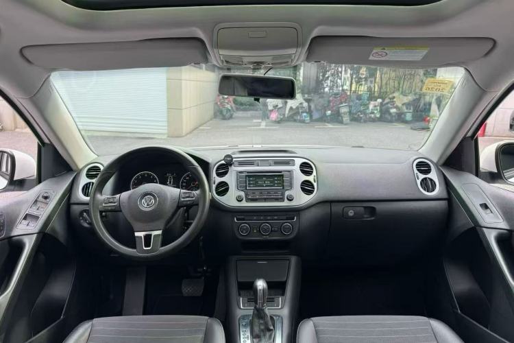 Used Volkswagen Tiguan 2016 300TSI Automatic All-Wheel Drive Fashion Vision Edition Interior 3