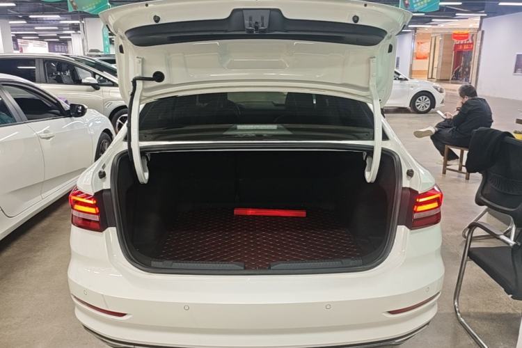 Used Volkswagen Lavida 2021 280TSI DSG Luxury Edition Trunk