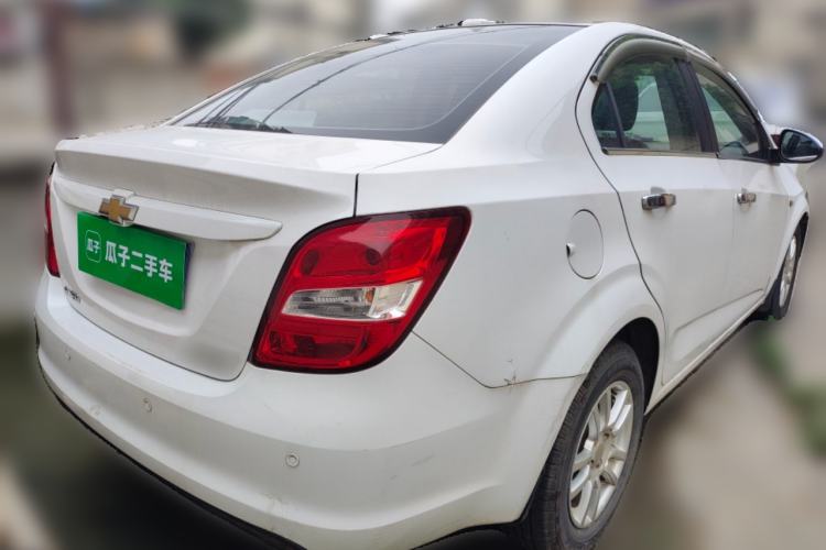 Used Chevrolet Aveo Sonic 2014 Sedan 1.4SL MT Comfort Edition Rear Right 45 Deg