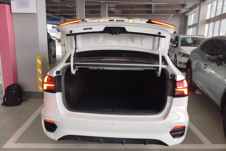 Used Roewe i5 2021 1.5L CVT Platinum Edition
