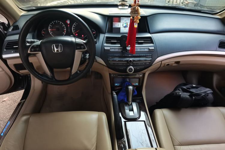 Used Honda Accord 2010 2.4L LX Center Console