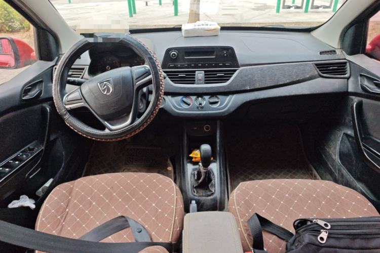 Used Baojun 310 2016 1.2L manual Comfort trim level
