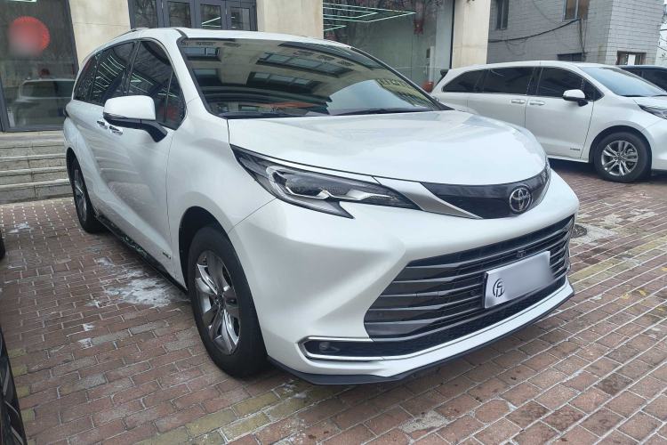 Used Toyota SIENNA 2024 2.5L Hybrid Luxury Edition Exterior 2
