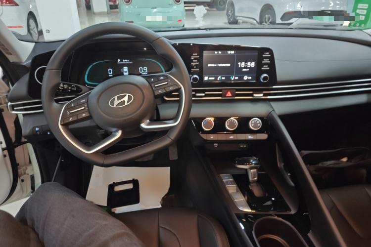 Used Hyundai Elantra 2023 1.5L CVT GLX Elite Edition
