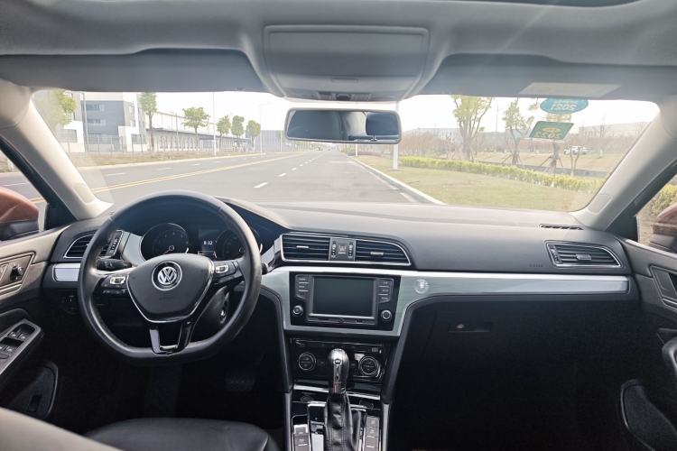 Used Volkswagen Lamando 2017 280TSI DSG Comfort Edition
