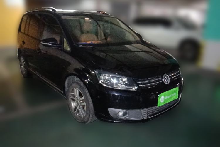 Used Volkswagen Touran 2011 1.4T DSG ZhiZhen Edition 5 Seats Front Right 45 Deg