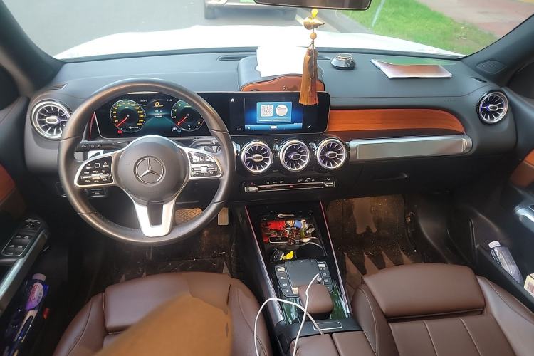 Used Mercedes-Benz GLB 2020 Facelift GLB 200 Fashion Edition Center Console