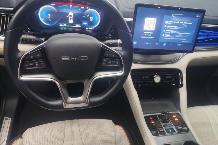 Used BYD Song PLUS New Energy 2023 Champion Edition EV 520KM Flagship Model