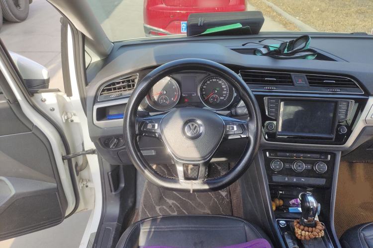 Used Volkswagen Touran 2018 Volkswagen Touran L 280TSI DSG Comfort Edition 6-seater