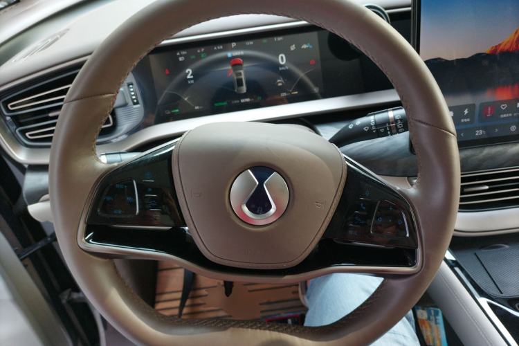 Used Denza D9 2022 DM-i 1040 Prestige Model
