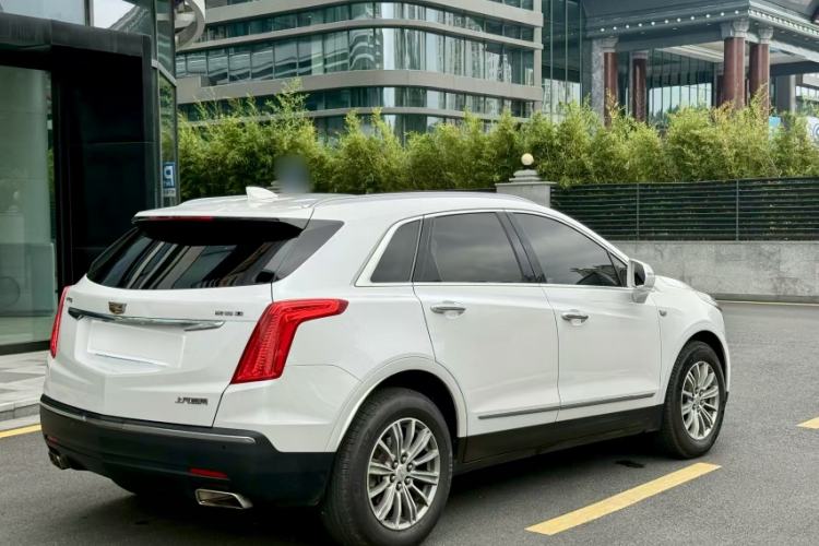 Used Cadillac XT5 2018 25T Luxury Model Exterior 5