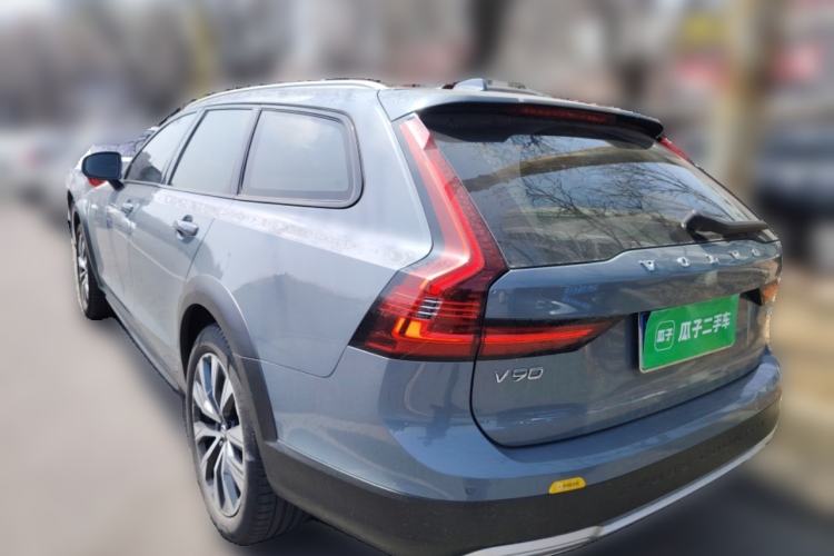 Used Volvo V90 2021 Cross Country B5 AWD Smart Range Edition Exterior 2