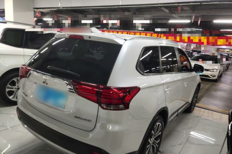 Used Mitsubishi Outlander 2017 2.0L Two-Wheel Drive Glory Edition 5 Seats