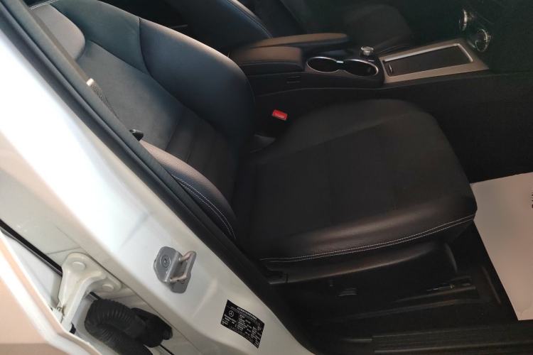 Used Mercedes-Benz GLK-Class 2015 GLK 260 4MATIC Dynamic Edition Ultimate Version Right Front Seat