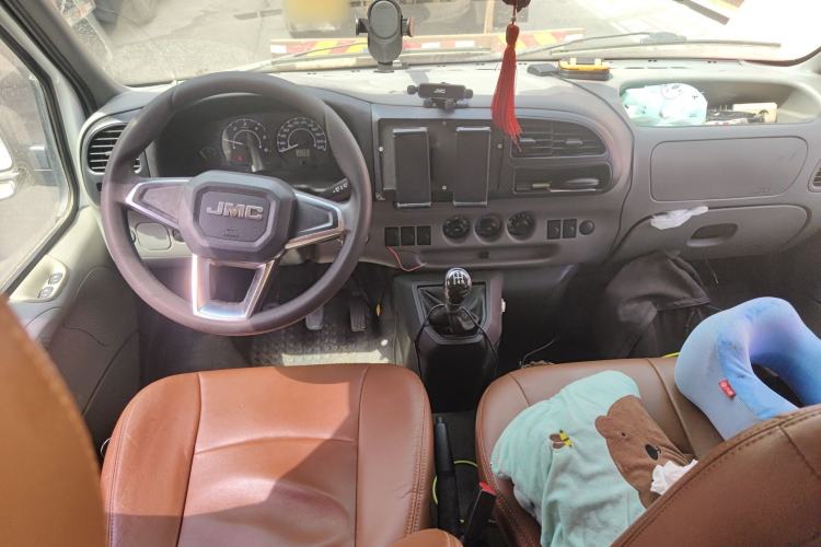 Used JMC Transit 2017 2.8T Commercial Version Short Wheelbase Mid-Roof 6/7/8-Seater JX493