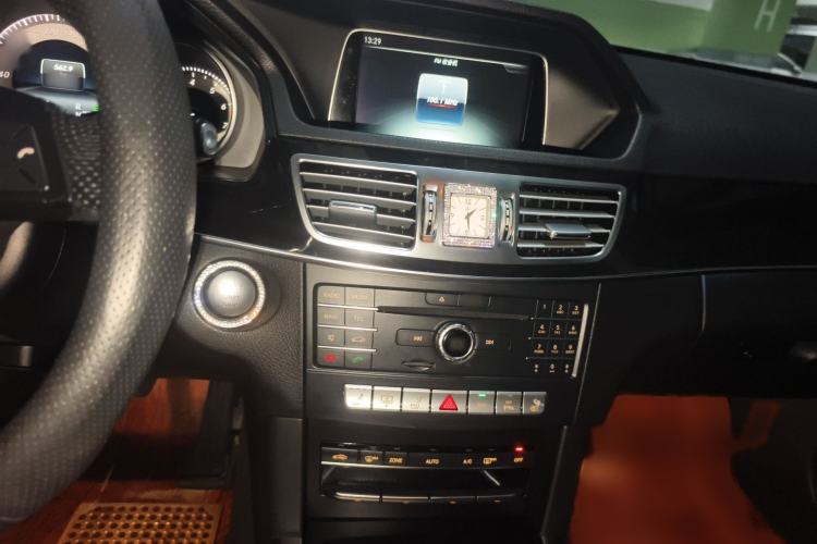 Used Mercedes-Benz E-Class 2015 E 260 L Sport Luxury Model Audio And AC Panel