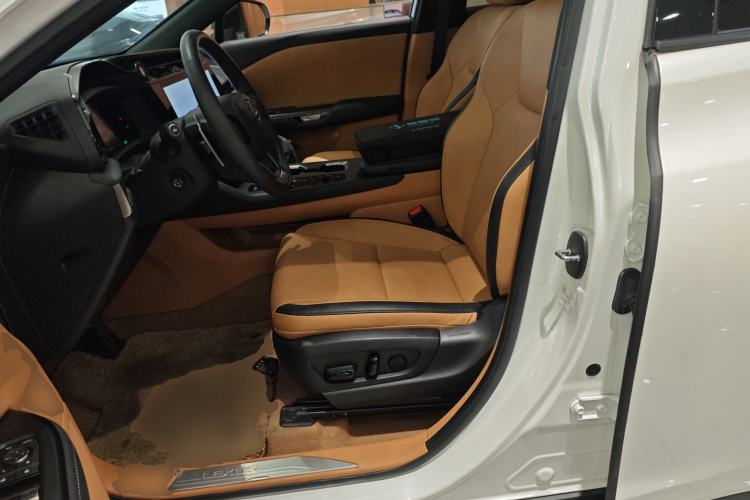 Used Lexus RZ 2023 450e All-Wheel Drive Luxury Edition Left Front Seat