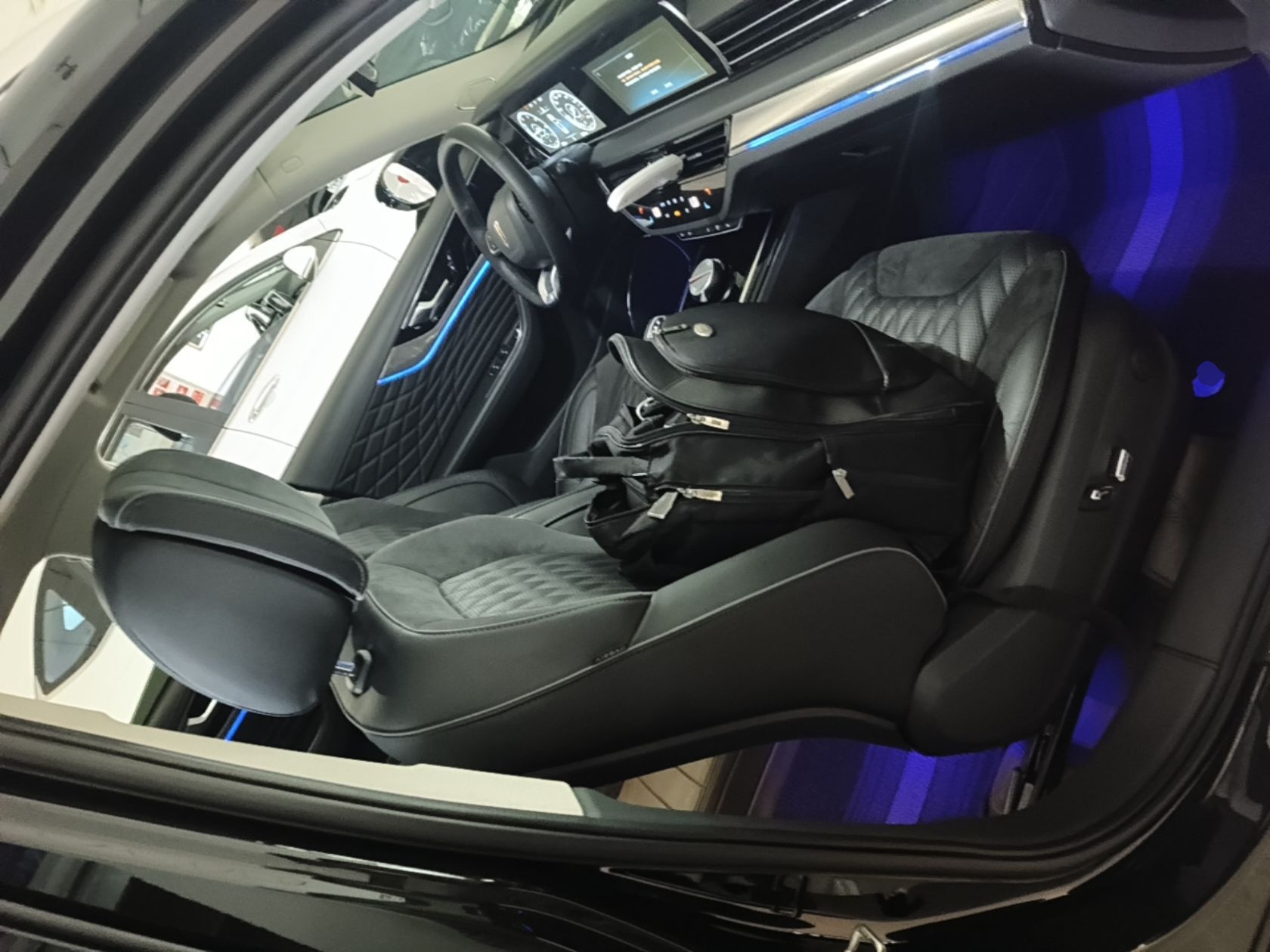 Hongqi HS5 2022 Facelifted Version 2.0T Smart Connect Flagship All-Wheel-Drive Edition — снимка 19