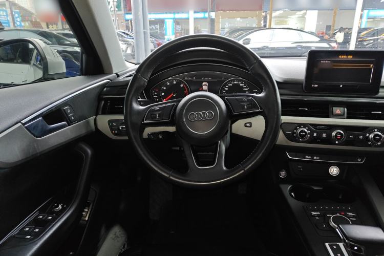 Used Audi A4L 2018 30th Anniversary Edition 30 TFSI Ambition Model
