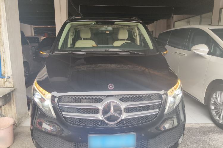 Used Mercedes-Benz V-Class 2021 V 260 Avantgarde Edition Front