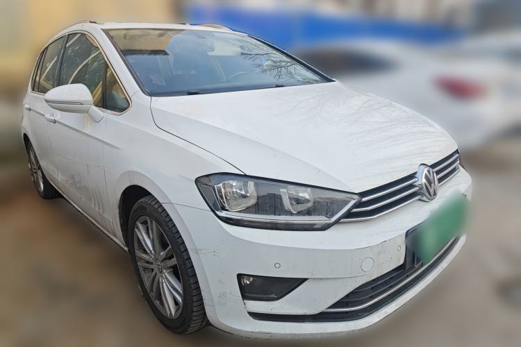 Used Volkswagen Golf Sportsvan 2018 230TSI Automatic Luxury Model Front Right 45 Deg