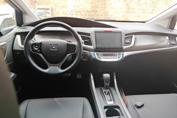 Used Honda Jade 2016 1.8L Automatic Comfort Elite Version 5 Seats Center Console