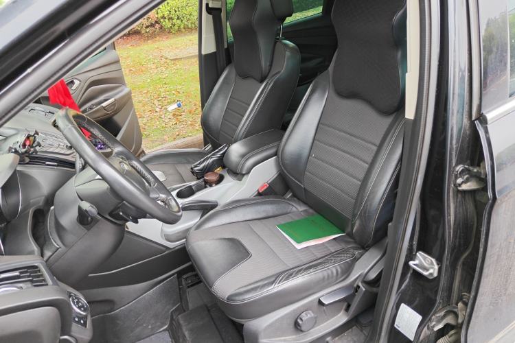 Used Ford Kuga 2013 1.6L GTDi Two-Wheel-Drive Trend Model Left Front Seat