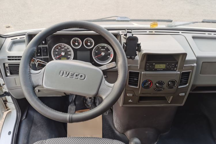 Used Iveco Daily 2014 2.5T-A35 NJ6485AC47Z4
