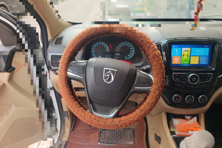 Used Baojun 730 2014 1.5L manual Comfort ESP version 7 seats
