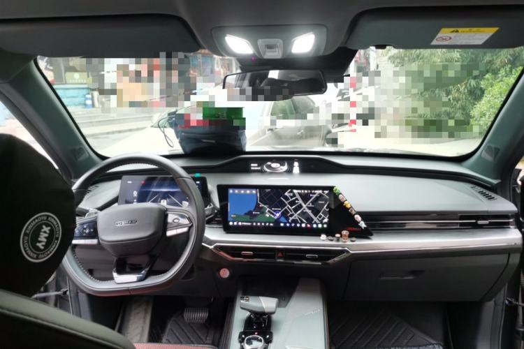 Used CHANGAN OSHAN Z6 2022 Blue Whale 1.5T DCT Smart Edition Urban Version Center Console