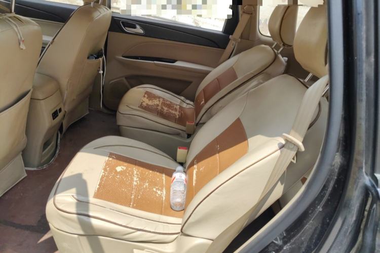 Used Baojun 730 2016 Revised 1.5L Manual Standard Version 7 Seats China V Emission Standard
