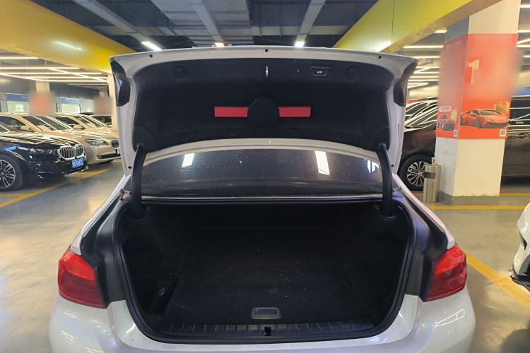 Used BMW 5 Series New Energy 2020 Mileage Upgrade Version 530Le Luxury Package Trunk