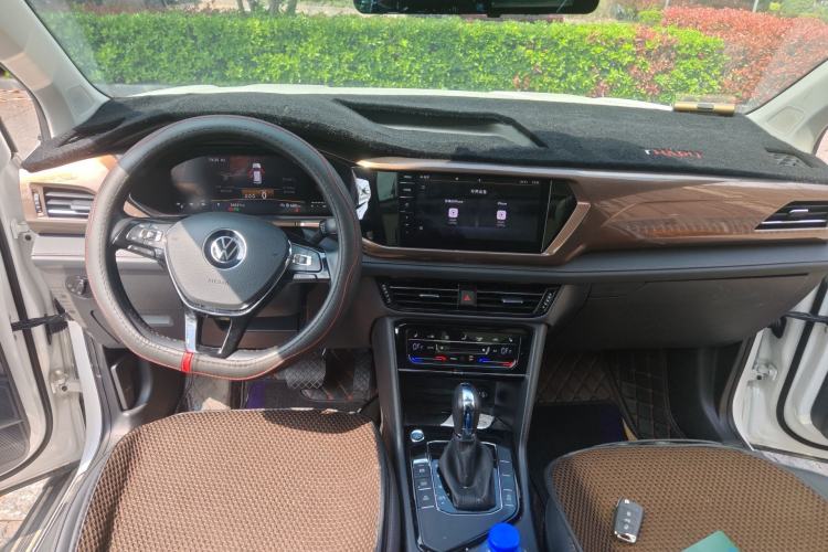 Used Volkswagen Tharu 2022 280TSI Two-Wheel-Drive Luxury Edition Center Console