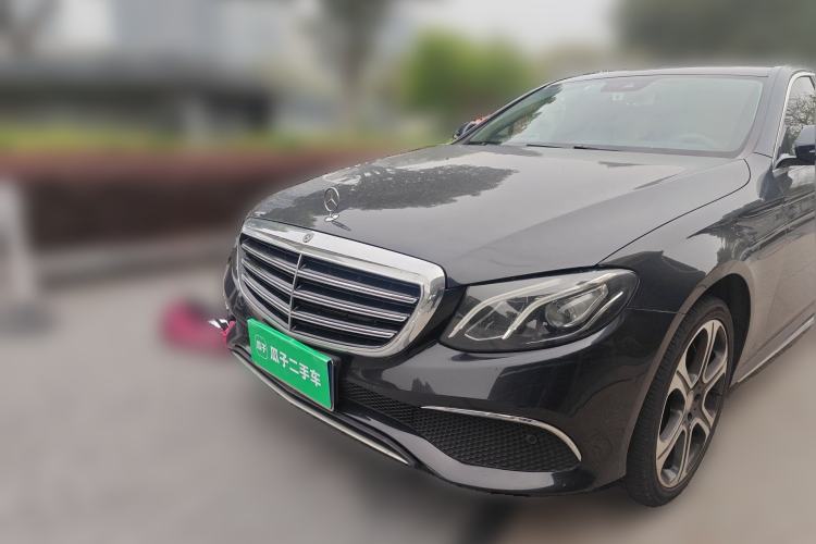 Used Mercedes-Benz E-Class 2016 E 300 L Sporty and Stylish Model