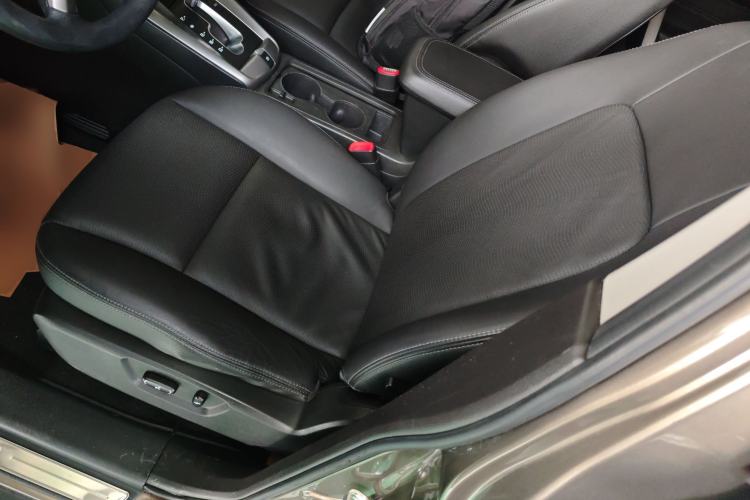 Used Chevrolet Captiva 2015 2.4L Two-Wheel Drive Urban Version 7 Seats
