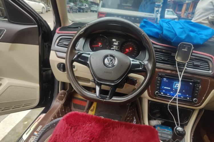 Used Volkswagen Lavida 2015 1.6L Manual Comfort Edition Steering Wheel