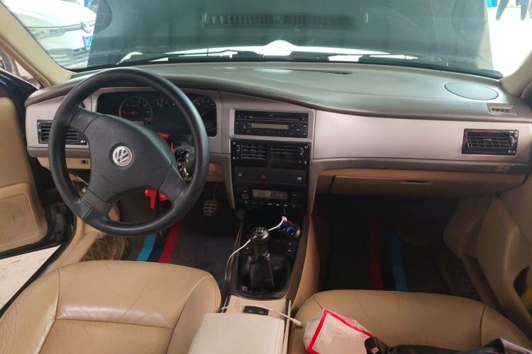 Used Volkswagen Santana Vista 2008 1.8L Manual Comfort Edition Center Console